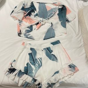 Two piece flower short set